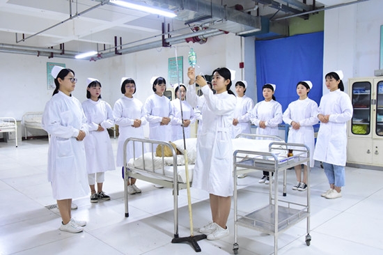 石家莊和平醫學院學生學習技能 石家莊和平醫學院學生學習技能